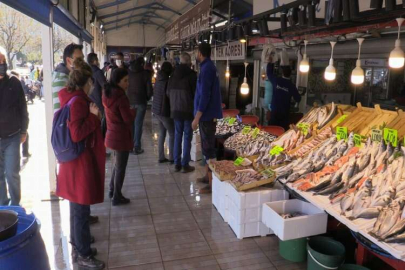 SU ÜRÜNLERİ HALİ’NDE KOLORİT ZAMANI