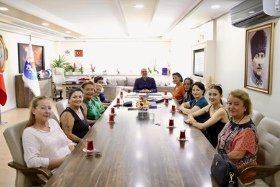 CHP’Lİ KADINLARDAN DİNÇER’E DESTEK