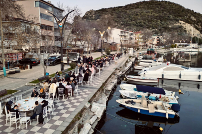 DİNÇER İFTARINI VATANDAŞLARLA BİRLİKTE AÇTI 