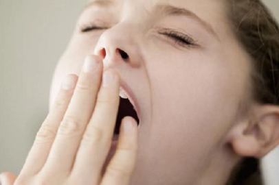 Sürekli esnemek neyin belitisi! Neden sürekli esnenir?