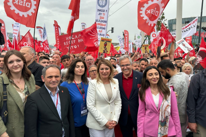 BURSA'DAKİ DEMOKRASİ MİTİNGİNE BANDIRMA'DAN GÜÇLÜ DESTEK