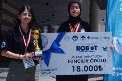 MEB ROBOT YARIŞMASINDA EDREMİT’TEN BÜYÜK BAŞARI!
