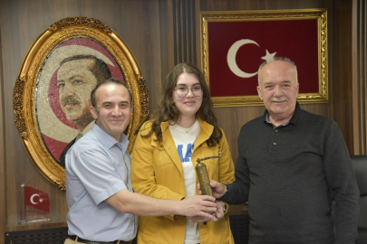 DURSUNBEY’İN EL EMEĞİ TÜRKİYE FİNALLERİNDE ÖDÜLLE TAÇLANDI