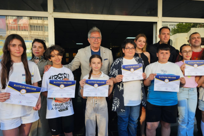 KUŞLARIN YOLCULUĞU TUVALE YANSIDI