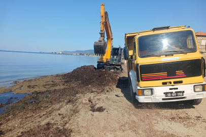 EDREMİT’TE SAHİL TEMİZLENDİ