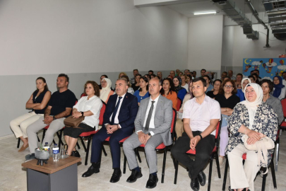 BALIKESİR’DE ÖĞRETMENLER, BAKAN TEKİN’İN YAYININI BİRLİKTE TAKİP ETTİ