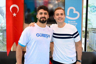 BALIKESİRLİ BAŞPEHLİVAN’DAN KIRKPINAR’DA BRONZ MADALYA