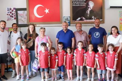 SUSURLUK’TA RESİM KURSU ÖĞRENCİLERİNE FORMA SÜRPRİZİ