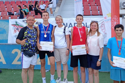 BALIKESİRLİ GENÇ SPORCUDAN YÜKSEK ATLAMADA TÜRKİYE ŞAMPİYONLUĞU