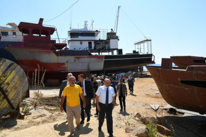 BALIKESİR VALİSİ’NDEN ERDEK’TE TERSANE ZİYARETİ