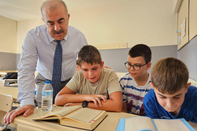 MÜDÜR DEMİR, YAZ OKULU’NDA ÖĞRENCİLERLE BULUŞTU