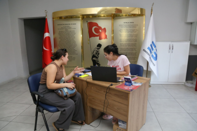 EDREMİT BELEDİYESİ TERCİH DÖNEMİNDE ADAYLARIN YANINDA