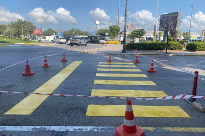 İSMET İNÖNÜ CADDESİ’NDE YAYA GEÇİTLERİ YENİLENDİ