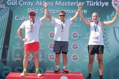 GÖNENLİ ÖĞRETMENLERDEN TÜRKİYE ŞAMPİYONASI’NDA ÇİFTE ZAFER