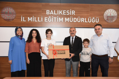 BALIKESİRLİ ÖĞRENCİLERE ÜÇ ÖDÜL BİRDEN