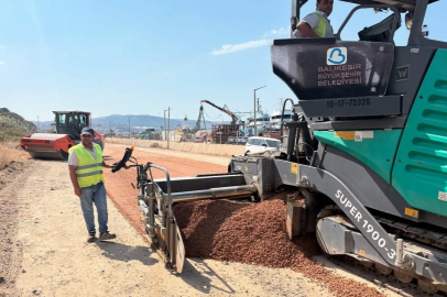 BANDIRMA CUMHURİYET CADDESİ’NDE ASFALT ÇALIŞMALARI BAŞLADI