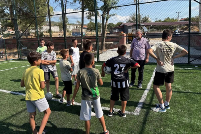 KEPSUT’TA YENİ FUTBOL SAHASI GENÇLERİN HİZMETİNDE