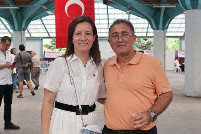 BANDIRMA'DA CHP ÜYELERİ OYLARINI KULLANIYOR