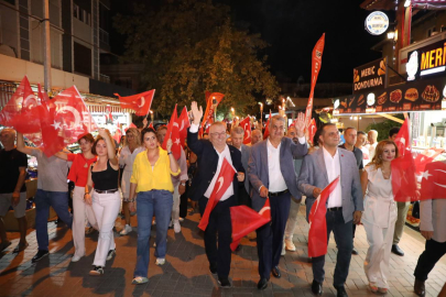 EDREMİT'TE ZAFER BAYRAMI COŞKUSU