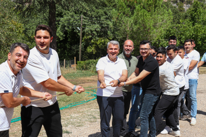 MİLLETVEKİLİ CANBEY, DURSUNBEY VE KEPSUT GENÇLERİYLE BULUŞTU