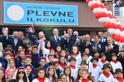 OKULLAR AÇILDI, ÖĞRENCİLER DERS BAŞI YAPTI