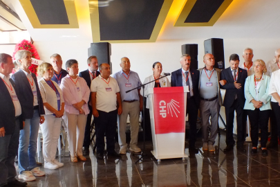 CHP ERDEK’TE HALE TUNA YENİDEN BAŞKAN SEÇİLDİ