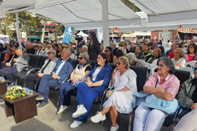 İLKAY BUHARALI BANDIRMA’DA OKURLARIYLA BULUŞTU
