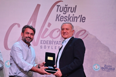 Manisa'da Murathan Mungan Manisa’da sanatseverlerle buluştu