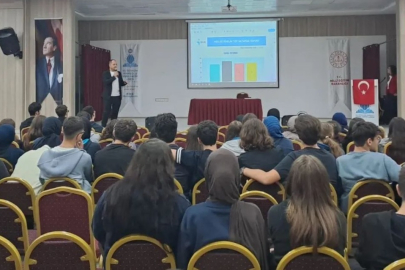 İŞKUR UZMANLARINDAN ÖĞRENCİLERE KARİYER REHBERLİĞİ