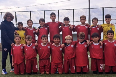 BANDIRMASPOR VE GÖNEN KARŞIYAKASPOR U12 LİGİ’NDE ZİRVEDE