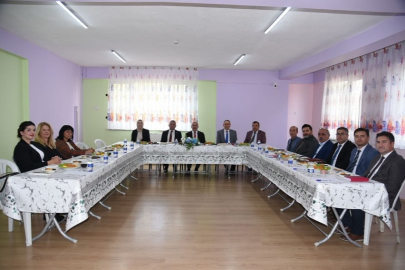 GÖMEÇ’TE OKUL MÜDÜRLERİYLE EĞİTİM DÖNEMİ PLANLANDI