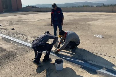 BİGADİÇ’TE YENİ İŞ MERKEZİ’NDE YALITIM ÇALIŞMALARI SÜRÜYOR