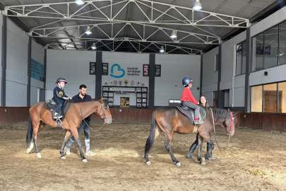 BANDIRMA’DA MİNİKLER ATLARLA BULUŞTU