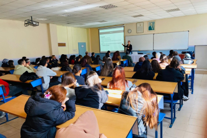 PROJE HAZIRLAMA SERÜVENİ BANDIRMA MYO’DA ANLATILDI