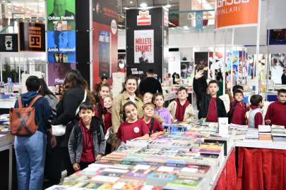 ÖĞRENCİLERDEN KİTAP FUARINA TAM NOT