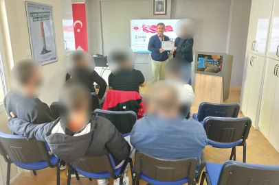 YÜKÜMLÜLERE İLETİŞİM EĞİTİMİ VE CUMHURİYET BAYRAMI HEDİYESİ