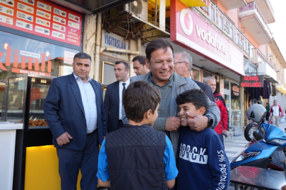 BAŞKAN SAK VE CHP HEYETİ SINDIRGI’DA DEPREMZEDELERİ ZİYARET ETTİ