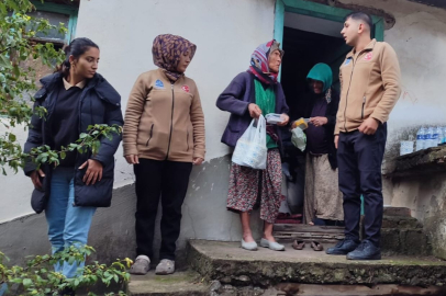 BİGADİÇ’TE DEPREMZEDELERE SICAK YEMEK VE BARINMA DESTEĞİ