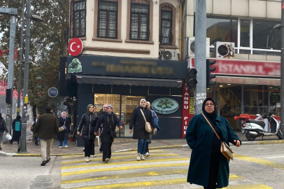 ELEKTRİK KESİNTİSİ TRAFİKTE KARIŞIKLIĞA NEDEN OLDU