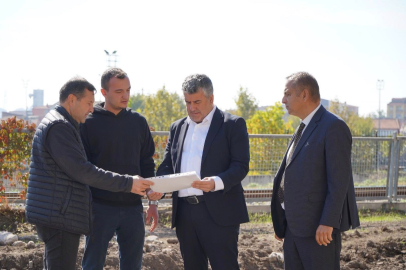 KARESİ’DE PARK DÜZENLEMELERİ SÜRÜYOR