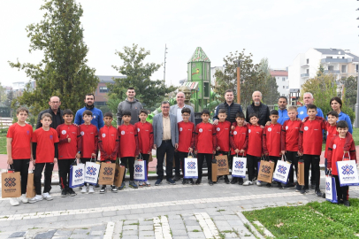 ALTIEYLÜL BELEDİYESİ, GENÇ SPORCULARLA KAHVALTIDA BULUŞTU