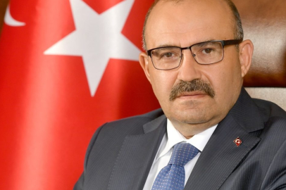 VALİ USTAOĞLU, ATATÜRK’Ü SAYGI VE MİNNETLE ANDI