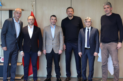 BANDIRMA BORDO SPORTİF’TEN HİDAYET TÜRKOĞLU’NA FORMA