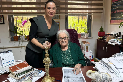 Prof. Dr. İoanna Kuçuradi’ye Efes Selçuk’tan onur ödülü