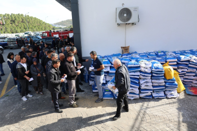 BALYA’DA ÜRETİCİLERE “SÜT OTU VE YEM BİTKİSİ TOHUMU” DAĞITILDI