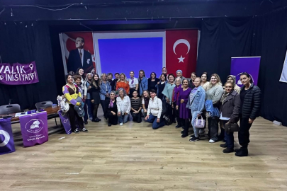 AYVALIK’TA KADIN HAKLARI MASAYA YATIRILDI