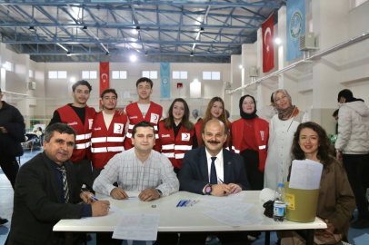 İVRİNDİ’DE ATAR VE LAPANTA’DAN KAN BAĞIŞI KAMPANYASINA DESTEK