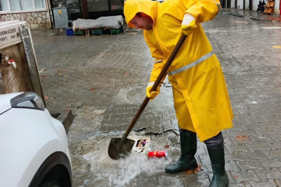 EDREMİT BELEDİYESİ YAĞIŞLARA KARŞI 7/24 ÇALIŞIYOR