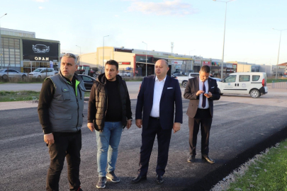 GÖNEN DEVLET HASTANESİ ÖNÜNDE ASFALT ÇALIŞMALARI SÜRÜYOR