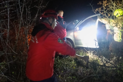 SUSURLUK’TA ARAÇ ŞARAMPOLE UÇTU